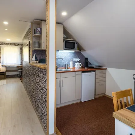 Szuerke Vendeghaz Balatonkenesen דירה באלאטונקנשה