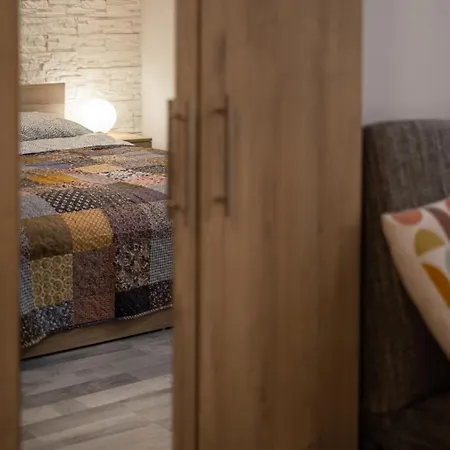 Szuerke Vendeghaz Balatonkenesen Apartment *