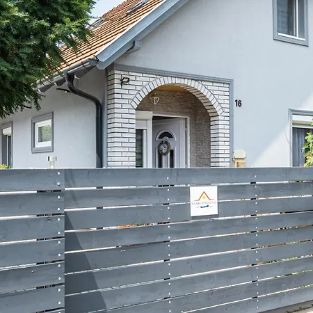 Szuerke Vendeghaz Balatonkenesen * Balatonkenese