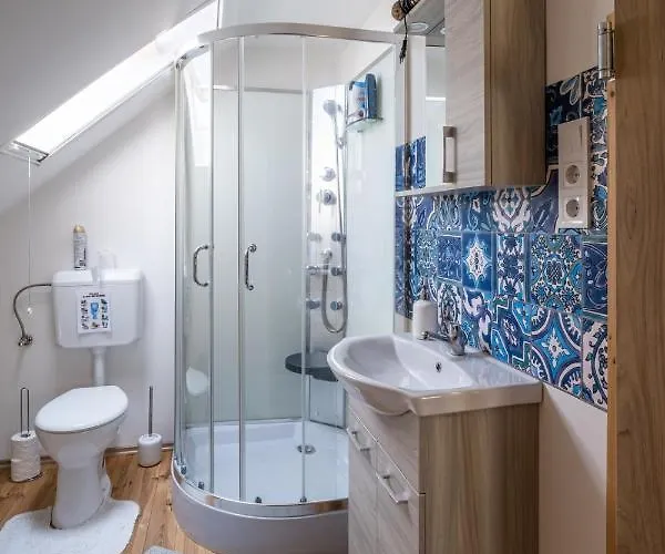 Szuerke Vendeghaz Balatonkenesen * 발라톤케네세