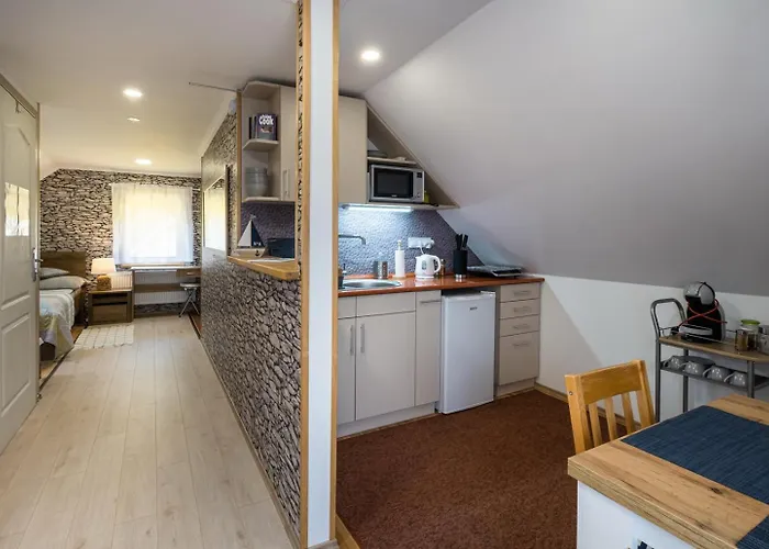 Szuerke Vendeghaz Balatonkenesen Apartmán Balatonkenese