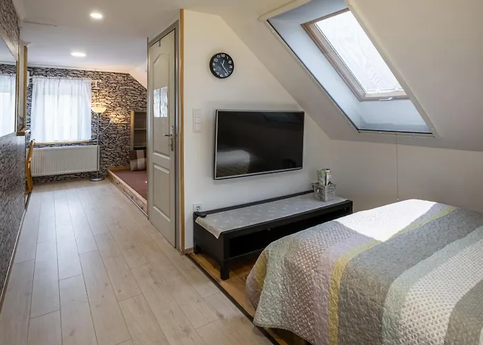 Szuerke Vendeghaz Balatonkenesen Apartmán *