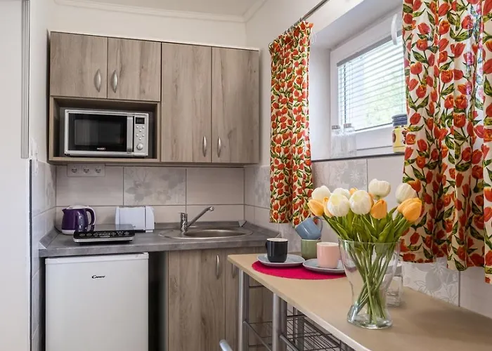 Szuerke Vendeghaz Balatonkenesen * Balatonkenese