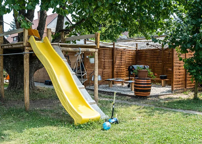 Szuerke Vendeghaz Balatonkenesen Apartmán Balatonkenese